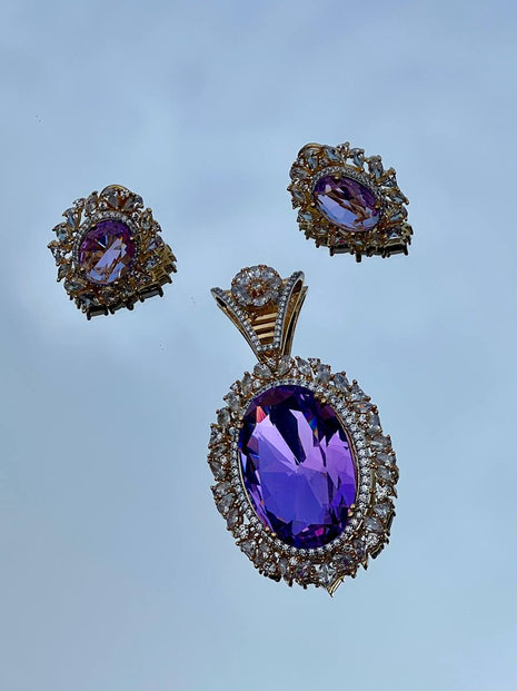 Pendant with Stud
