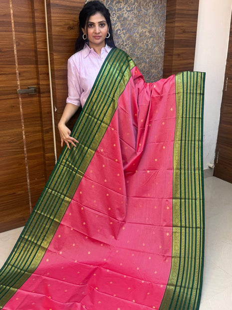 Vintage Vaira Oosi Gold Zari