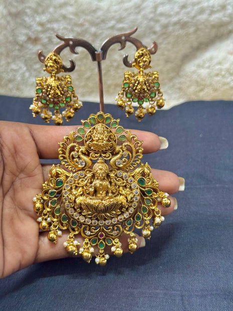 Dollar With Earring