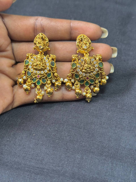 Dollar With Earring
