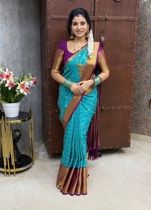 Vaira Oosi Gold Zari