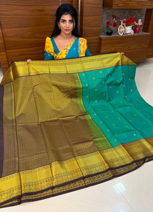 Vintage Vaira Oosi Gold Zari