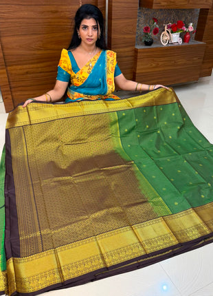Vintage Vaira Oosi Gold Zari