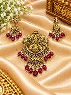 Dollar With Earring