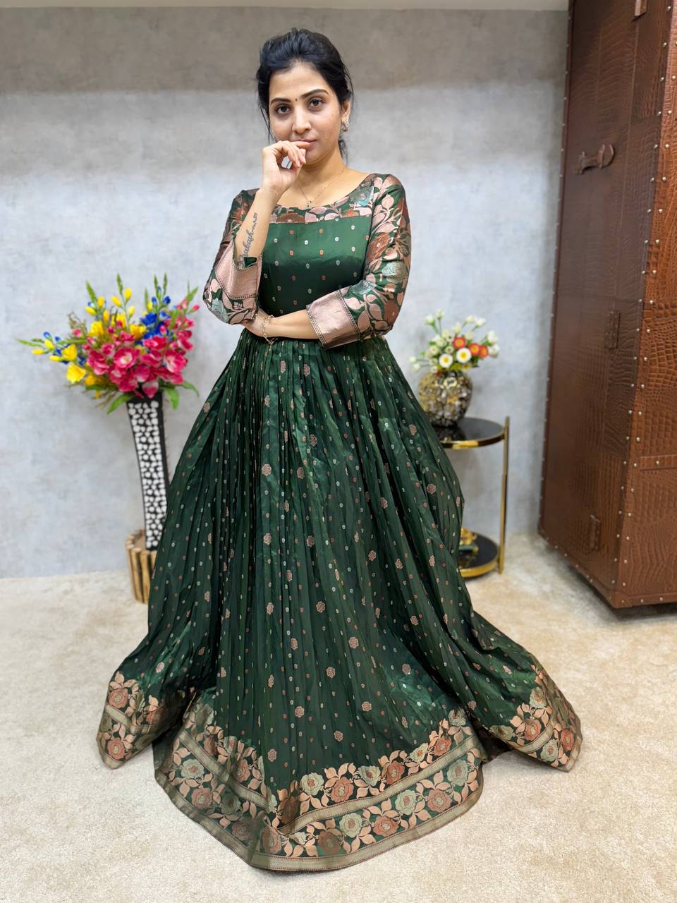Aggregate more than 163 anarkali dress with saree best