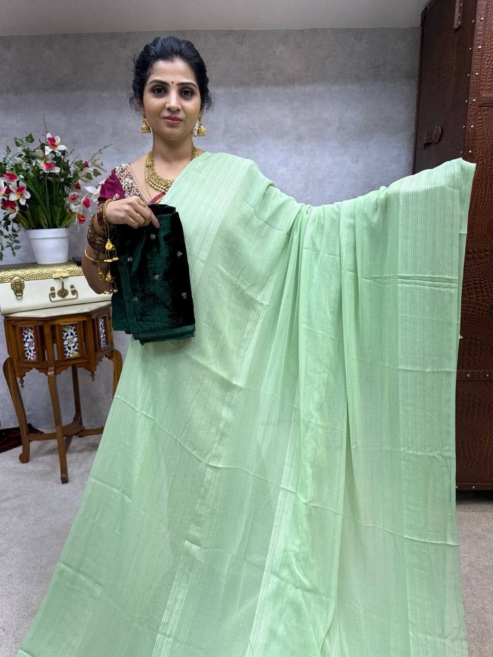 Simple saree | Fashionable saree blouse designs, Indian fashion dresses,  Simple sarees