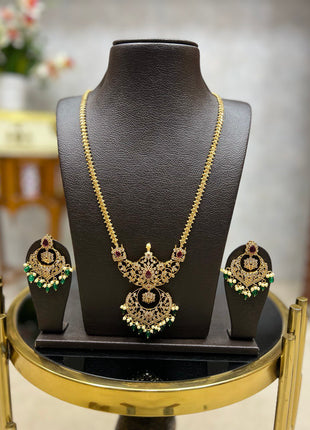 Long dollar chain