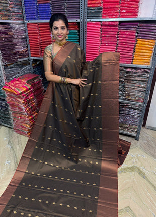 Vaira Oosi Golden Zari