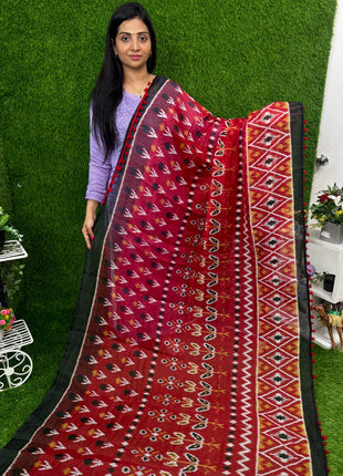 Linen with Pom Pom