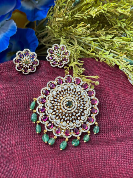 Stone Dollar With Earring