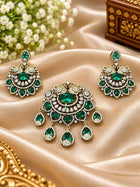 Stone Dollar With Earring