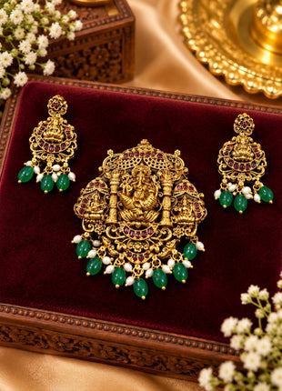 Dollar With Earring