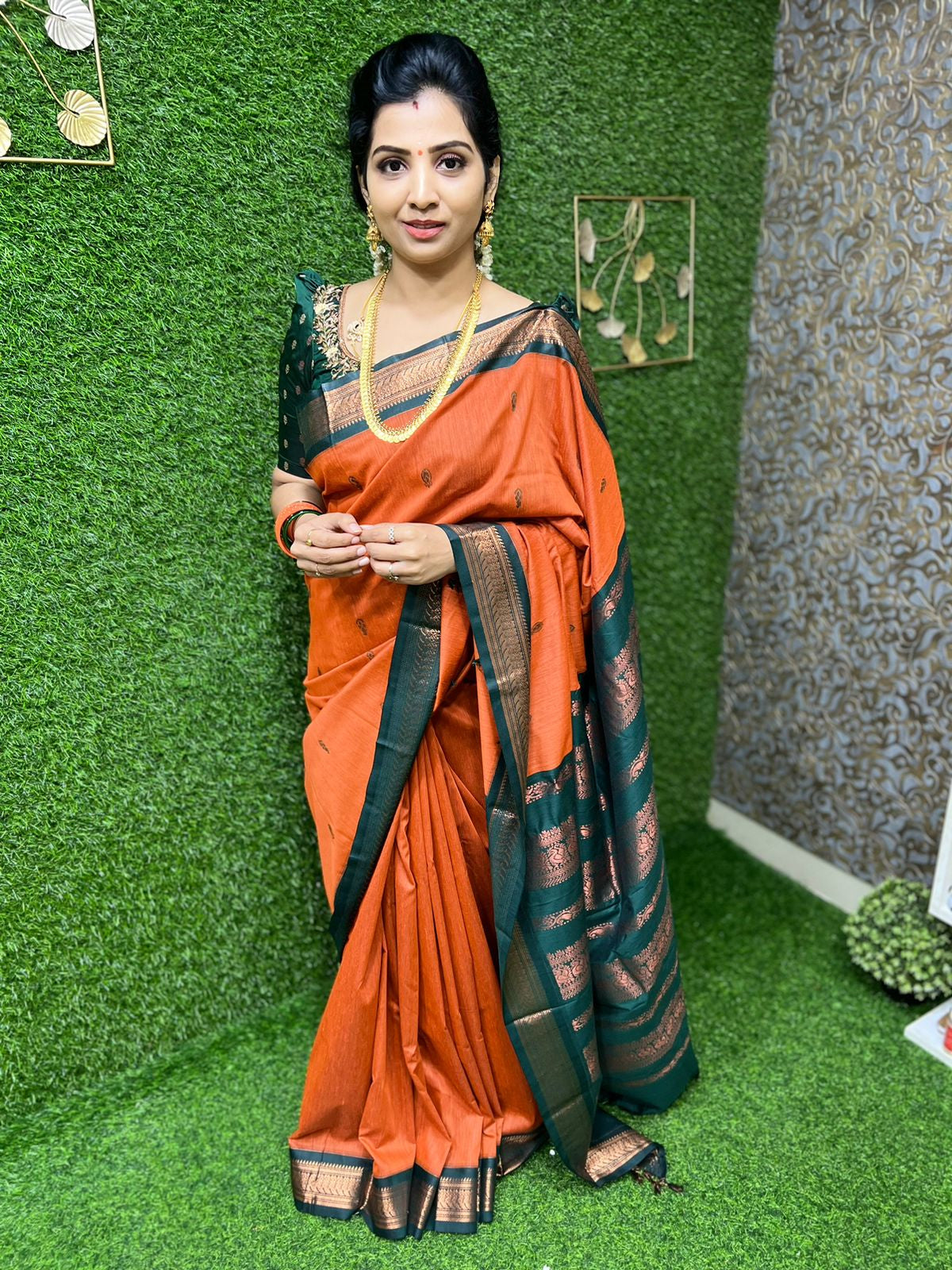 Women's kalyani cotton Saree With Zari Border and Blouse Piece : :  Fashion